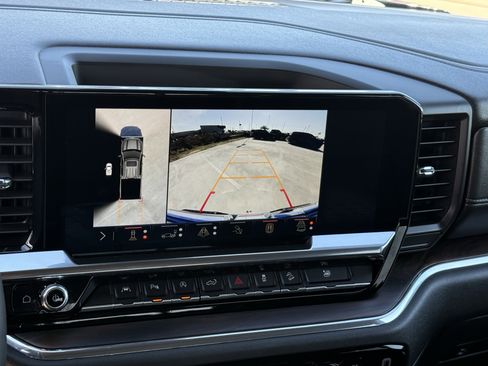 Used 2024 GMC Sierra 1500 SLT image 19