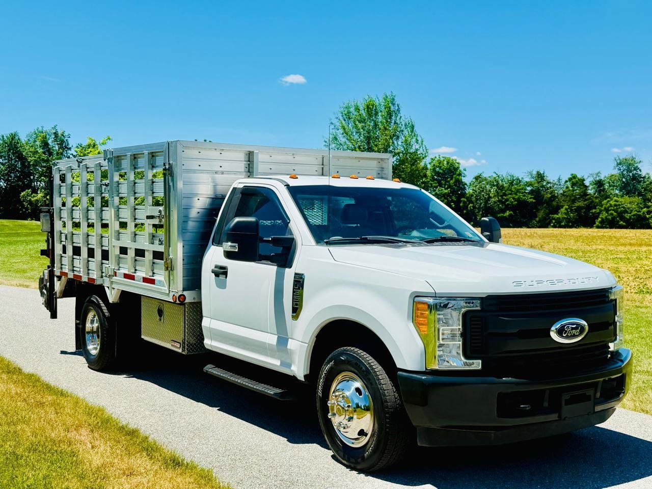 Used 2017 Ford F350 XL w/ Power Equipment Group RWD image 5