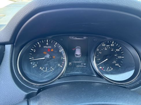 Used 2018 Nissan Rogue Sport S image 9