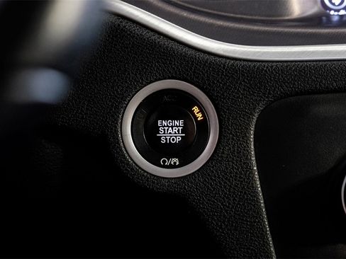 Used 2020 Dodge Charger R/T w/ Navigation & Travel Group image 17