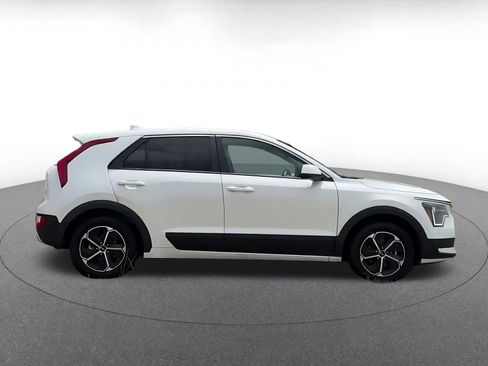 Used 2026 Kia Niro LX FWD image 13