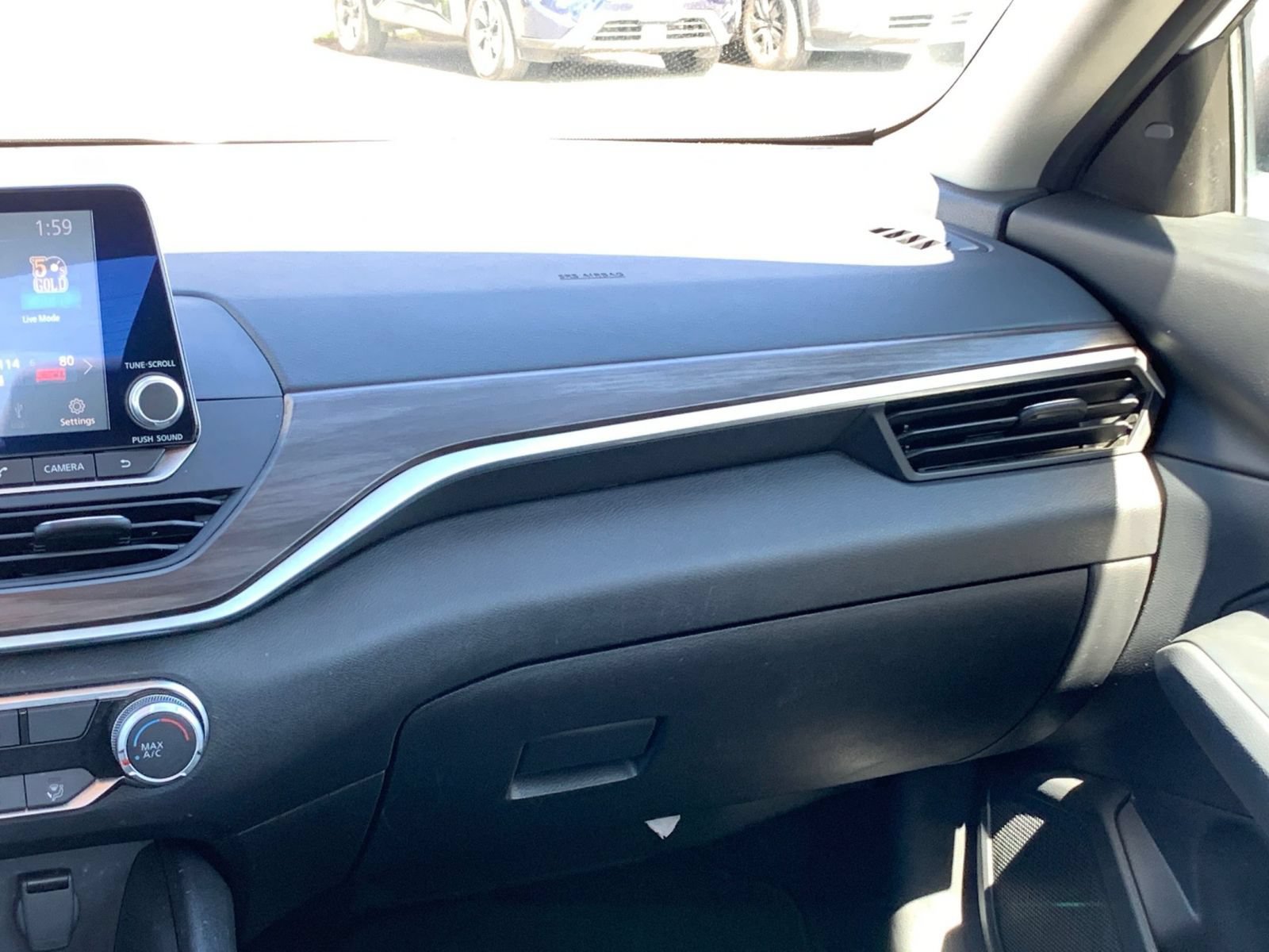 Used 2025 Nissan Altima 2.5 SV FWD image 35
