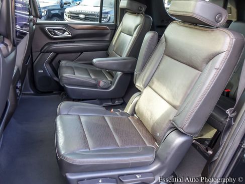 Used 2021 Chevrolet Suburban High Country AWD/4WD image 10
