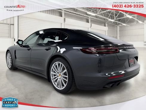 Used 2018 Porsche Panamera 4S image 3