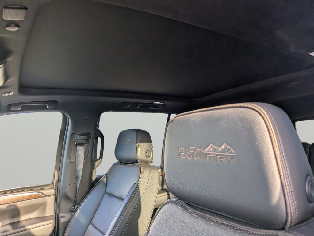 Used 2024 Chevrolet Tahoe High Country AWD/4WD image 23