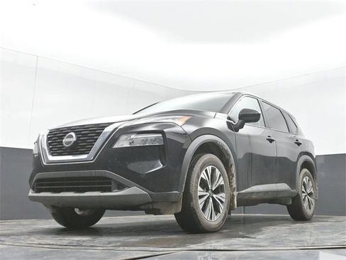 Used 2023 Nissan Rogue SV image 29