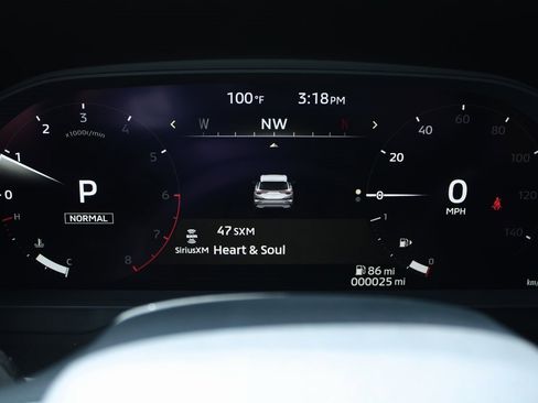 New 2025 Mitsubishi Outlander SE image 25