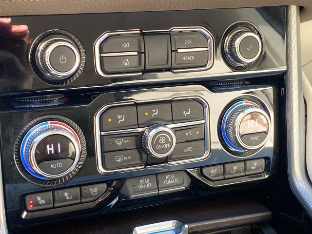 Used 2021 GMC Yukon XL Denali w/ Denali Ultimate Package AWD/4WD image 28