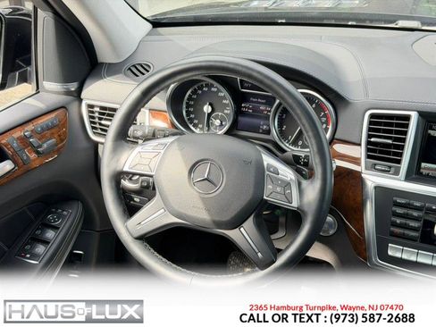 Used 2014 Mercedes-Benz GL 550 4MATIC w/ Driver Assistance Package image 29