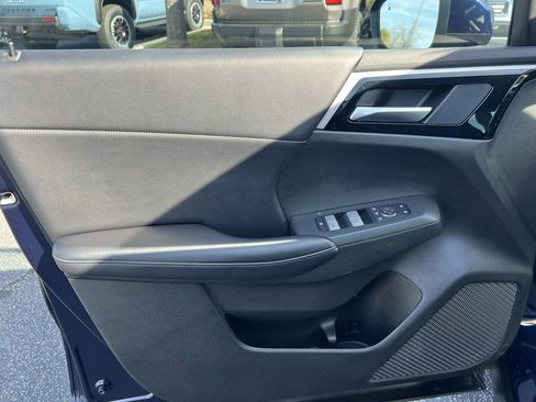 Used 2023 Mitsubishi Outlander SE image 14