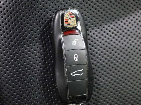 Used 2018 Porsche Cayenne GTS image 43