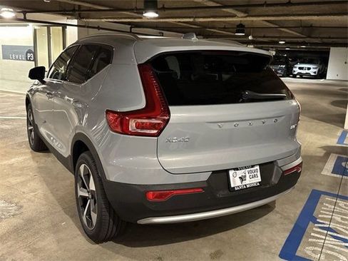 New 2025 Volvo XC40 B5 Core w/ Protection Package Premier AWD/4WD image 5