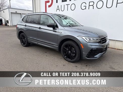 Used 2022 Volkswagen Tiguan SE R-Line image 1