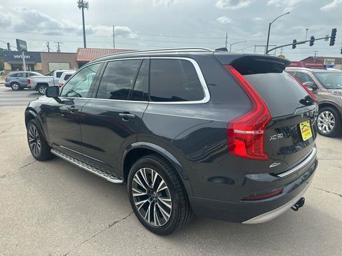 Used 2022 Volvo XC90 T6 Momentum w/ Advanced Package AWD/4WD image 5