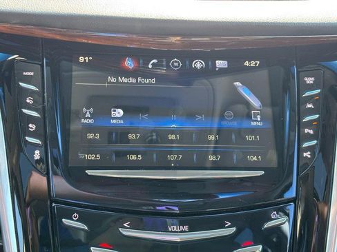 Used 2019 Cadillac Escalade Luxury AWD/4WD image 21