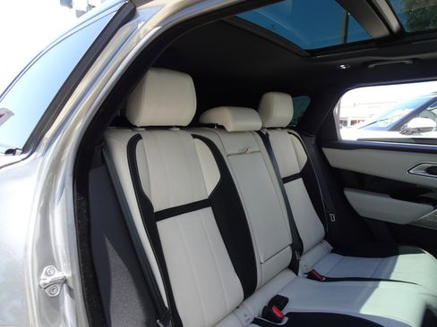 Used 2021 Land Rover Range Rover Velar R-Dynamic S image 19