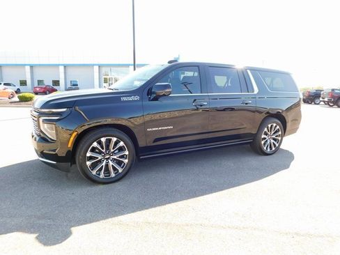 New 2025 Chevrolet Suburban High Country image 7