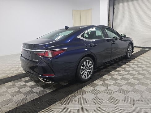 Used 2022 Lexus ES 350 w/ Accessory Package FWD image 3