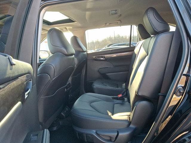 Certified 2026 Toyota Highlander Limited AWD/4WD image 21