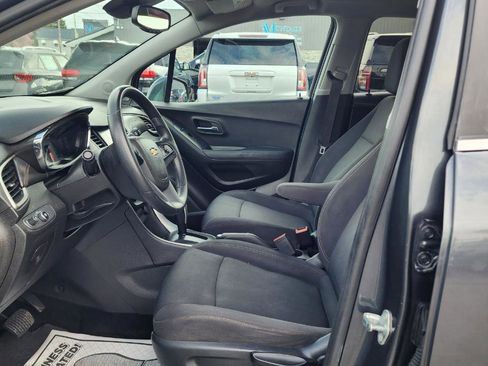 Used 2017 Chevrolet Trax LT w/ Driver Confidence Package image 14