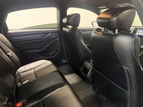 Used 2018 Honda Accord Sport image 14