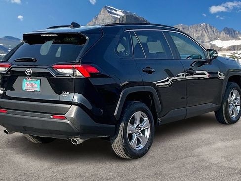 Used 2025 Toyota RAV4 XLE AWD/4WD image 2