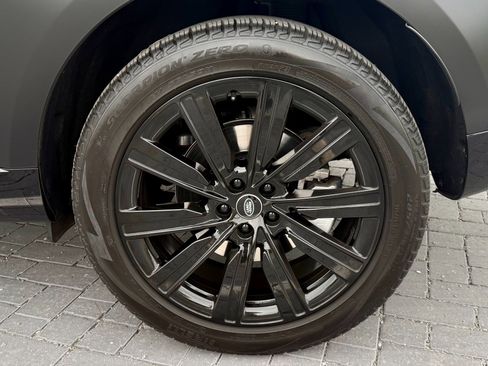 Used 2025 Land Rover Range Rover SE AWD/4WD image 56