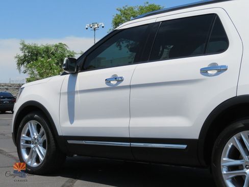 Used 2017 Ford Explorer Limited FWD image 22