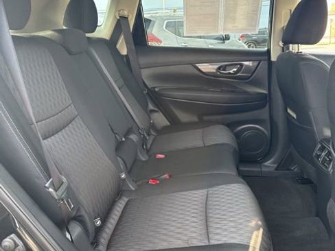 Certified 2020 Nissan Rogue SV image 15