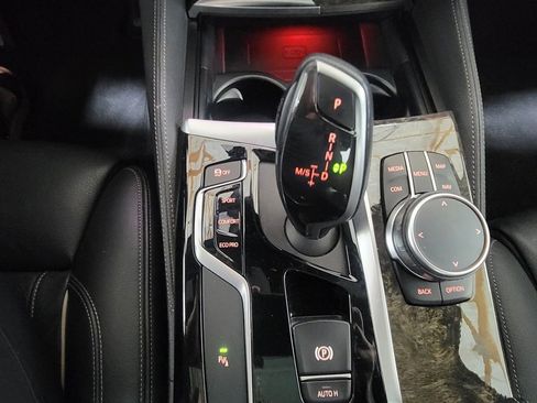 Used 2019 BMW 540i xDrive w/ M Sport Package image 18