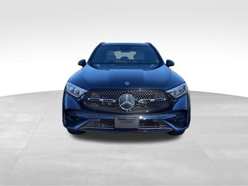 Used 2023 Mercedes-Benz GLC 300 4MATIC image 3
