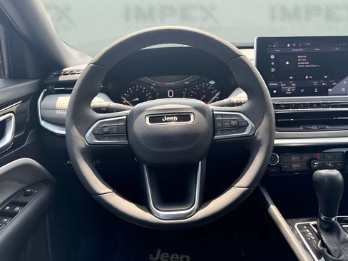 Used 2025 Jeep Compass Limited AWD/4WD image 8
