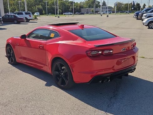 Used 2021 Chevrolet Camaro LT RWD image 4