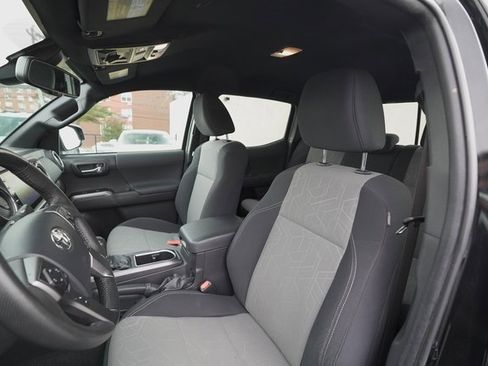 Certified 2023 Toyota Tacoma TRD Off-Road image 11