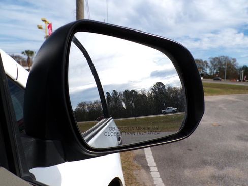 Used 2012 Toyota Sienna w/ Towing Pkg image 19