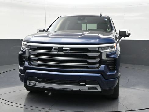 Used 2023 Chevrolet Silverado 1500 High Country w/ High Country Premium Package AWD/4WD image 8