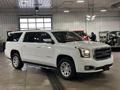 Used 2018 GMC Yukon XL SLE image 7