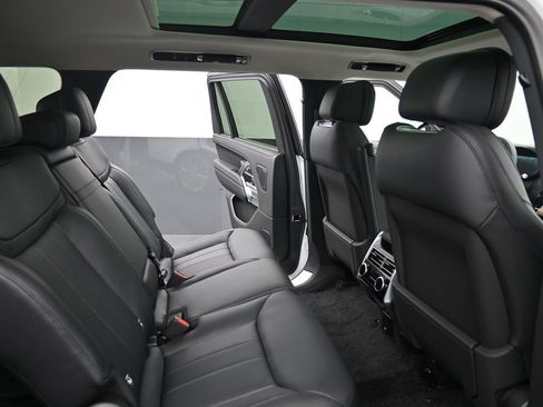 New 2025 Land Rover Range Rover Long Wheelbase SE image 14
