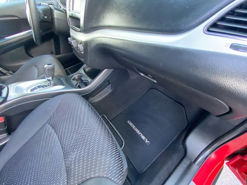 Used 2017 Dodge Journey SE image 37