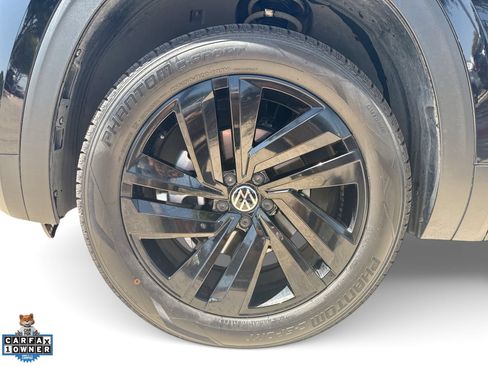 Used 2023 Volkswagen Atlas Cross Sport SE FWD image 19