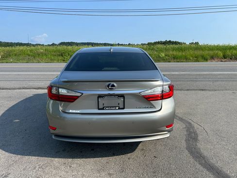Used 2017 Lexus ES 300h FWD image 7