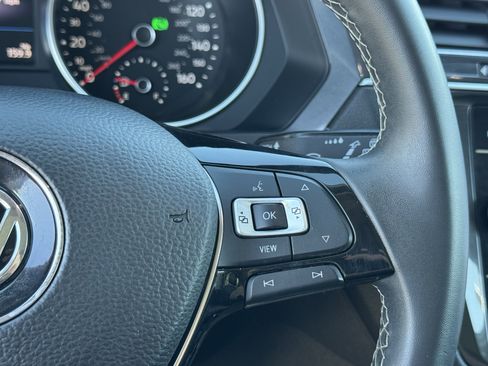 Certified 2021 Volkswagen Tiguan SE w/ Panoramic Sunroof Package image 22