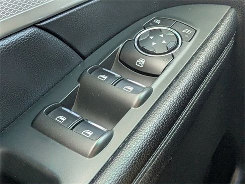 Used 2016 Ford Explorer XLT w/ Equipment Group 202A image 21