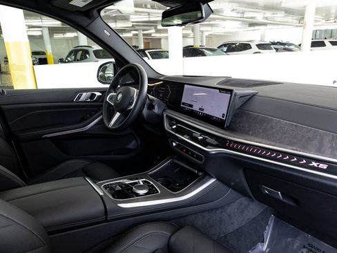 Certified 2025 BMW X5 xDrive40i w/ M Sport Package image 30