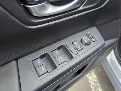 Certified 2025 Honda CR-V LX image 17