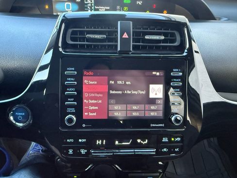 Used 2021 Toyota Prius XLE image 13