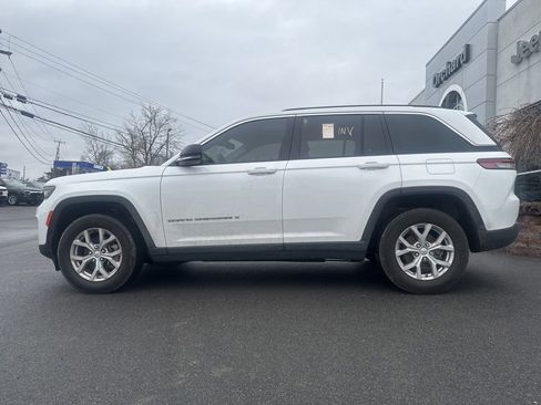 Used 2023 Jeep Grand Cherokee Limited AWD/4WD image 13