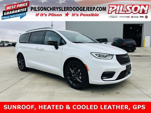 New 2026 Chrysler Pacifica Limited w/ S Appearance Package image 1