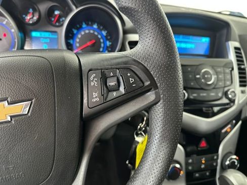 Used 2016 Chevrolet Cruze LT image 16