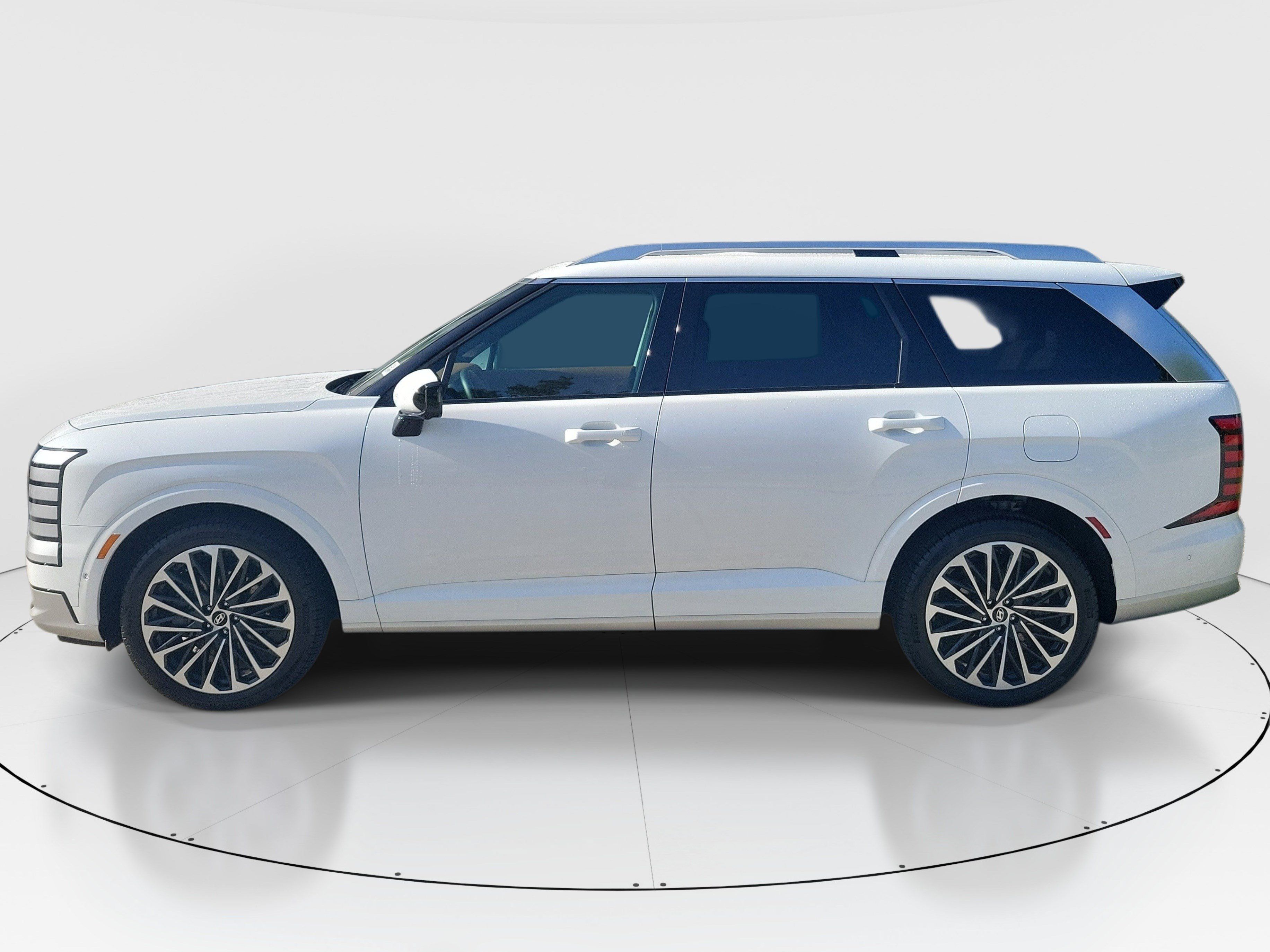 Used 2026 Hyundai Palisade Calligraphy FWD image 4